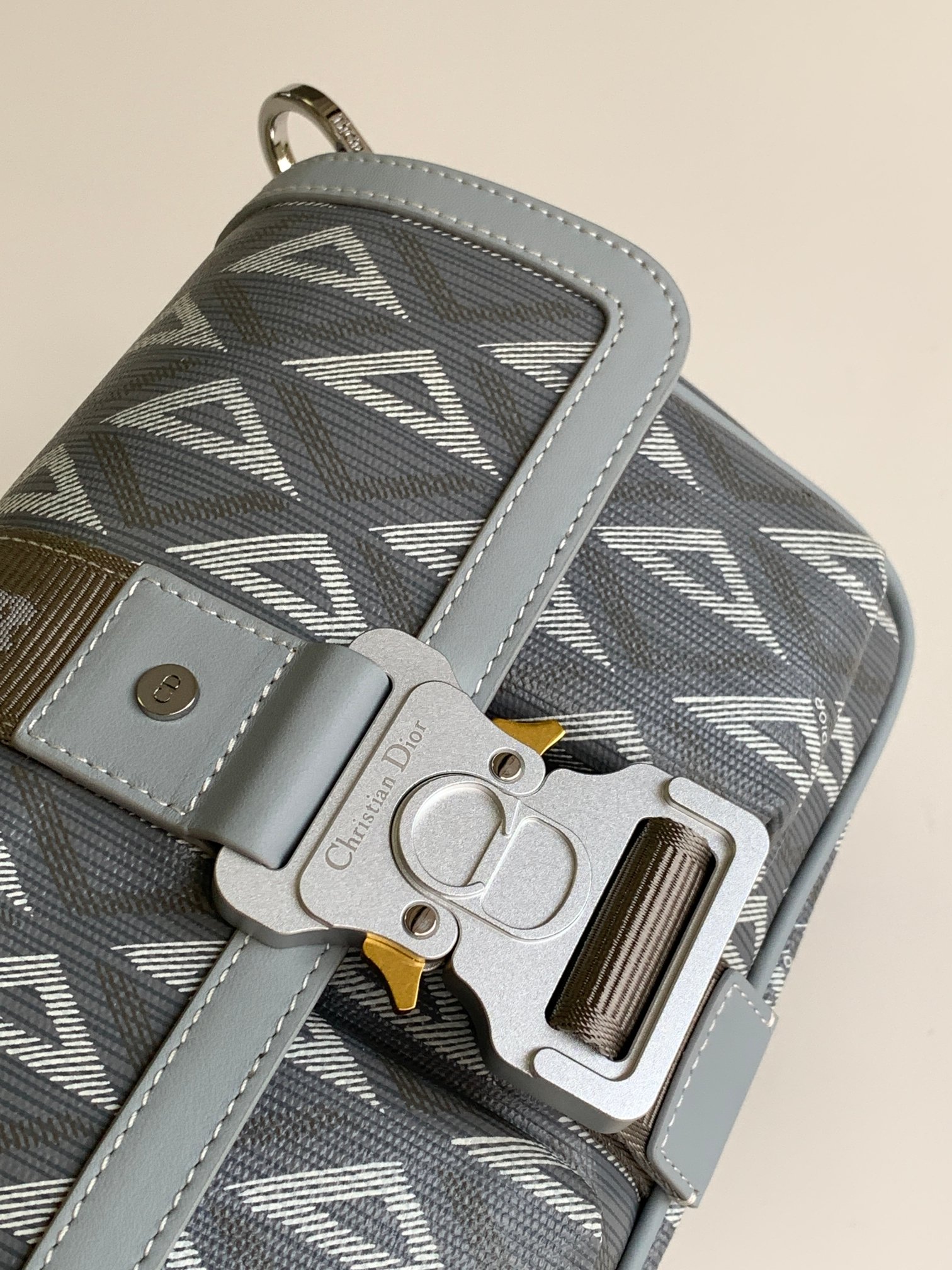 D*or hit the road handbags-27 x 17 x 9cm