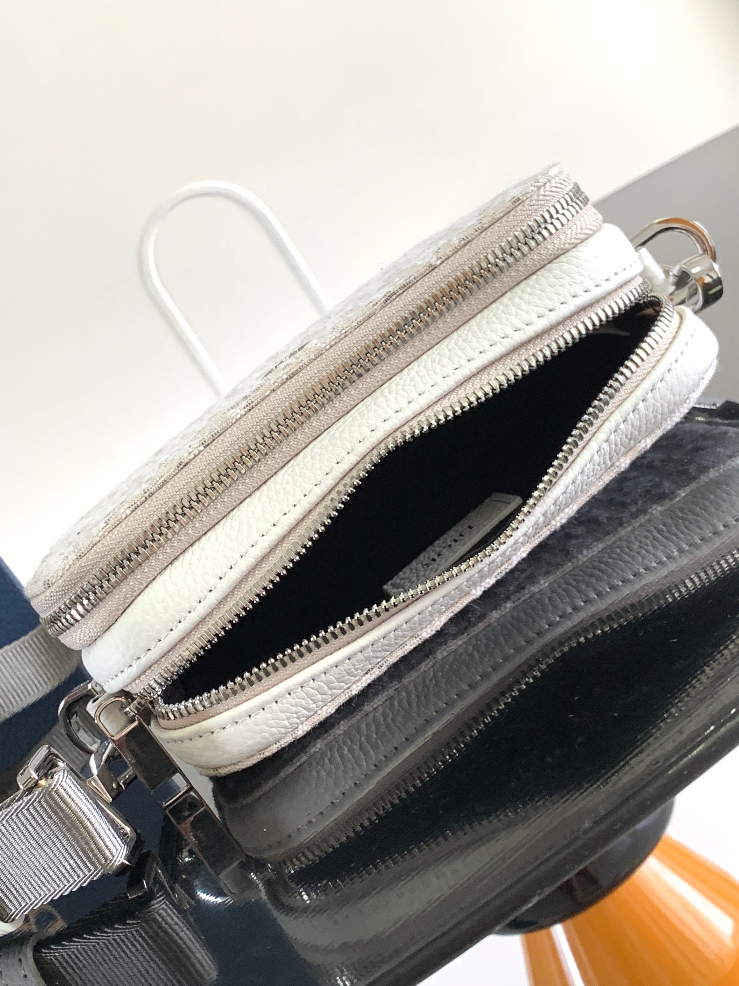 D*or essentials bag-17*12.5cm