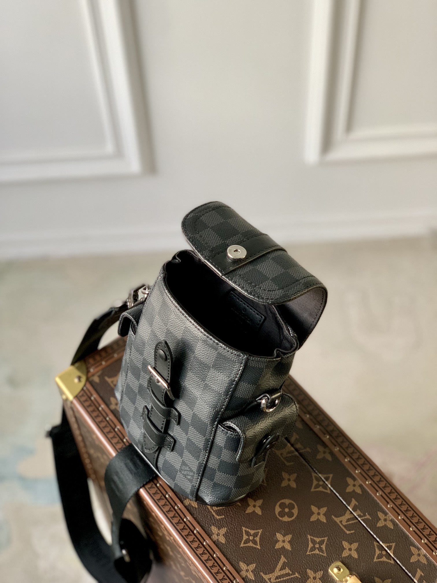 l0*is V*t0n nano christopher bag-14 x 19 x 6cm