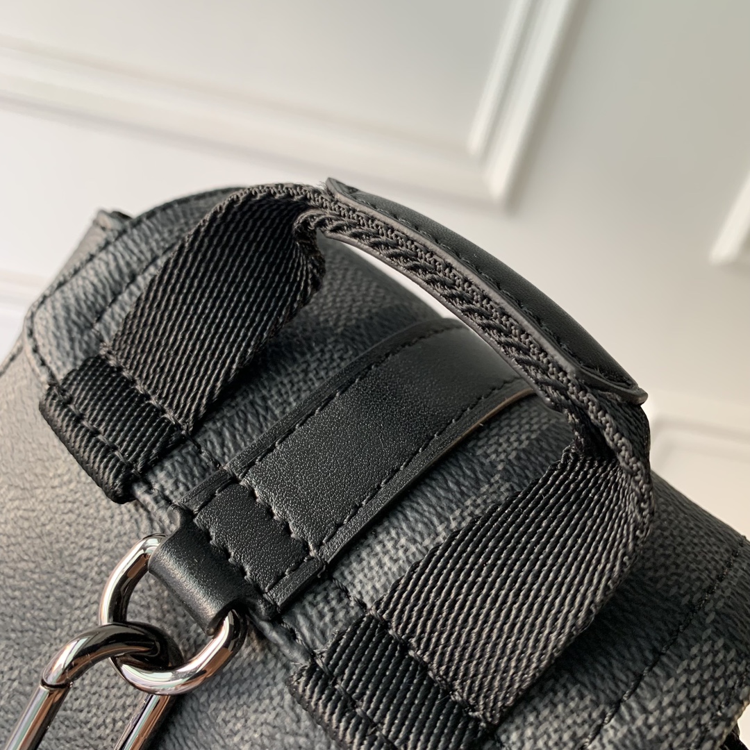 l0*is V*t0n nano christopher bag-14 x 19 x 6cm