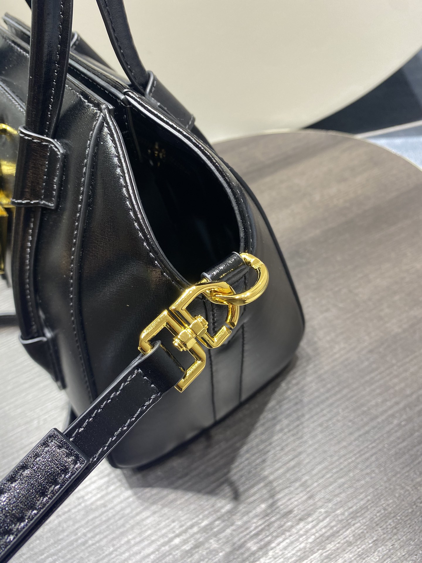 G1uenchy antigona tote-22*20*13cm