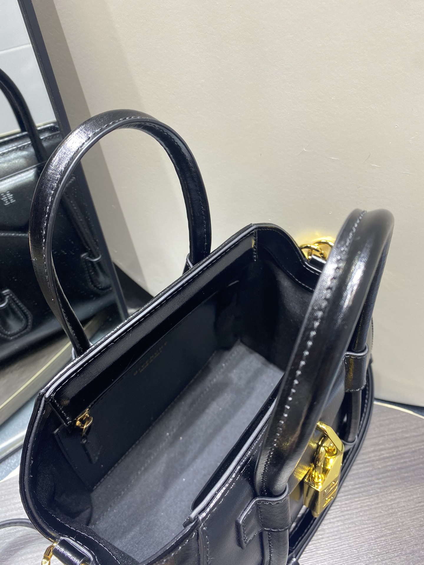 G1uenchy antigona tote-22*20*13cm