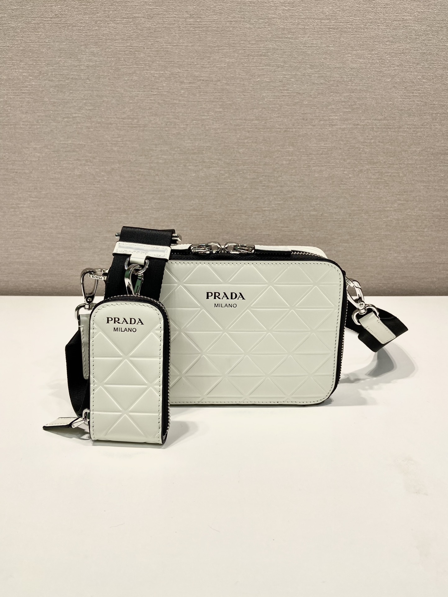 Pra*a camera bag 2vh070-19*12.5*5.5cm