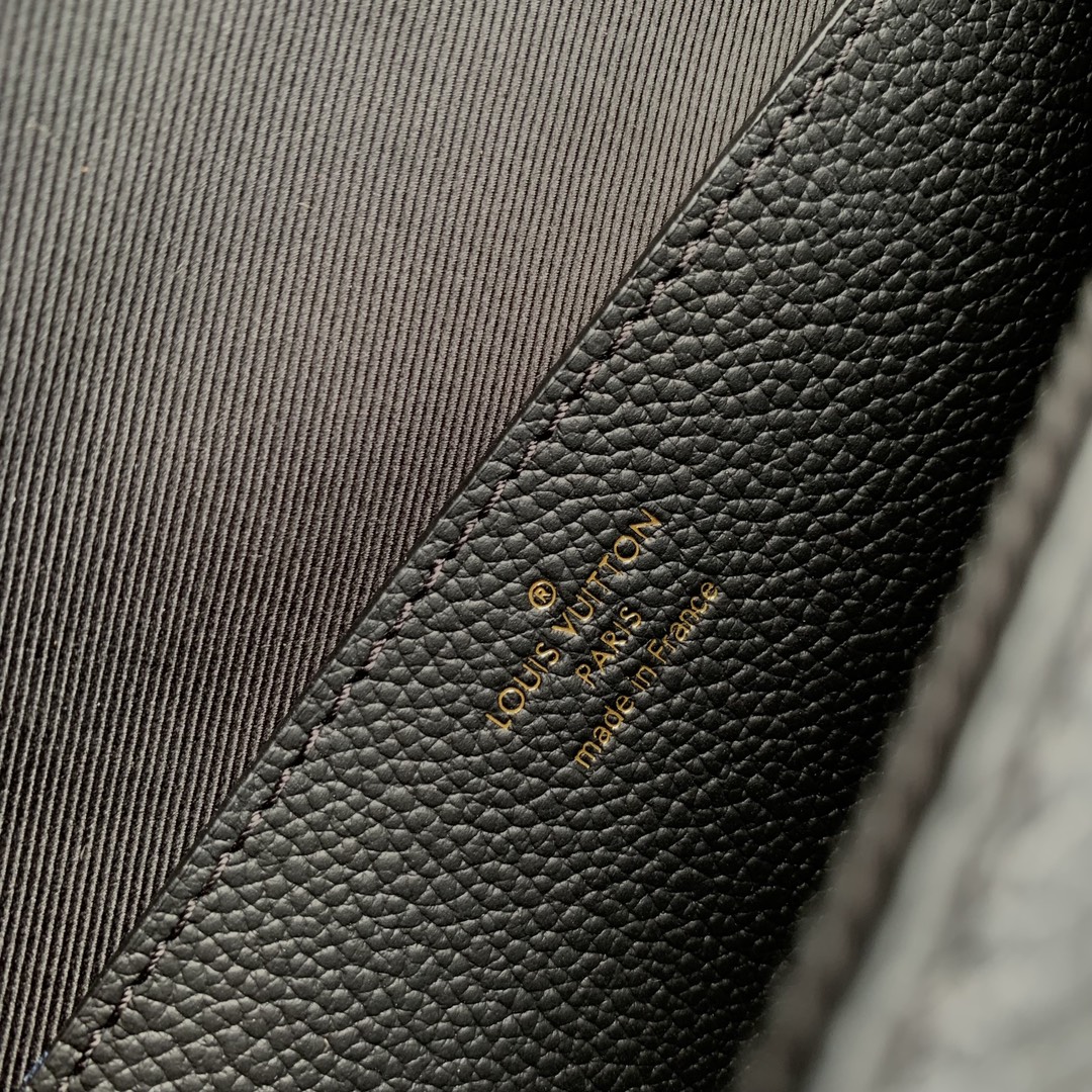 l0*is V*t0n wallet on chain-22 x 15 x 5.5cm