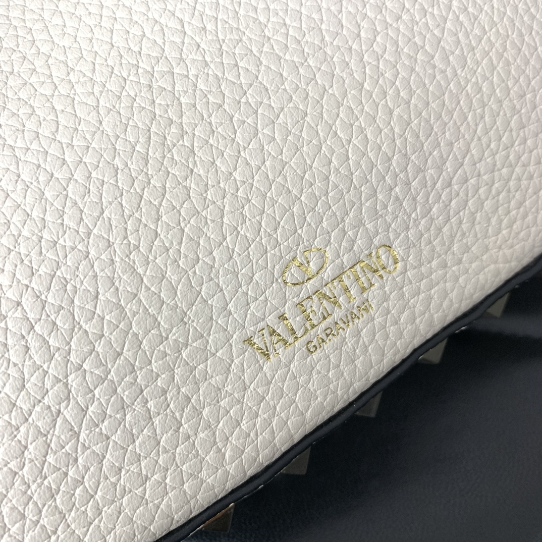 Va1e*ntin0 garavani rockstud hobo bag-6✖️4✖️16cm