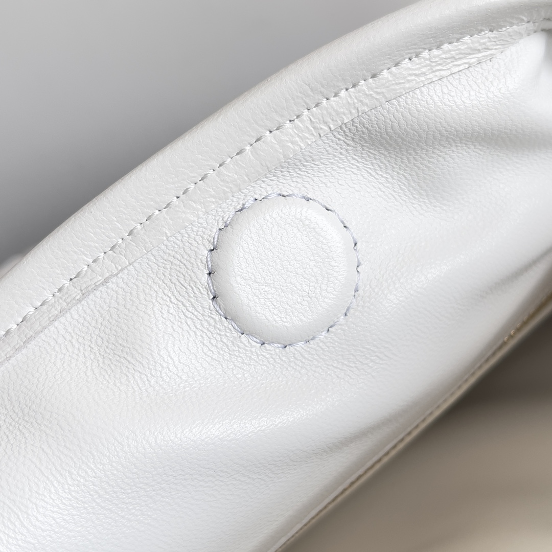 bo*te*ga Ve*ne*ta hop bag-41*20*8cm