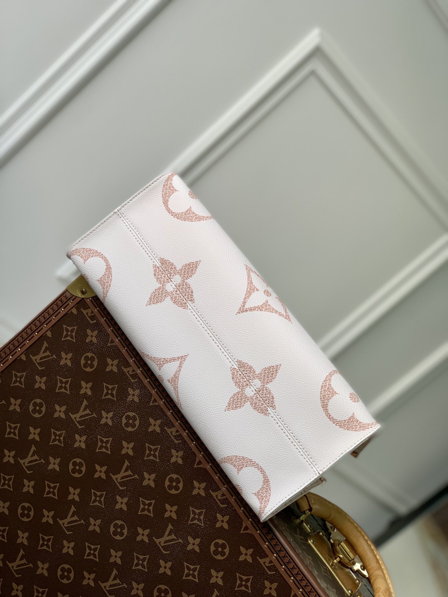 l0*is V*t0n small onthego handbag-35*28*15cm