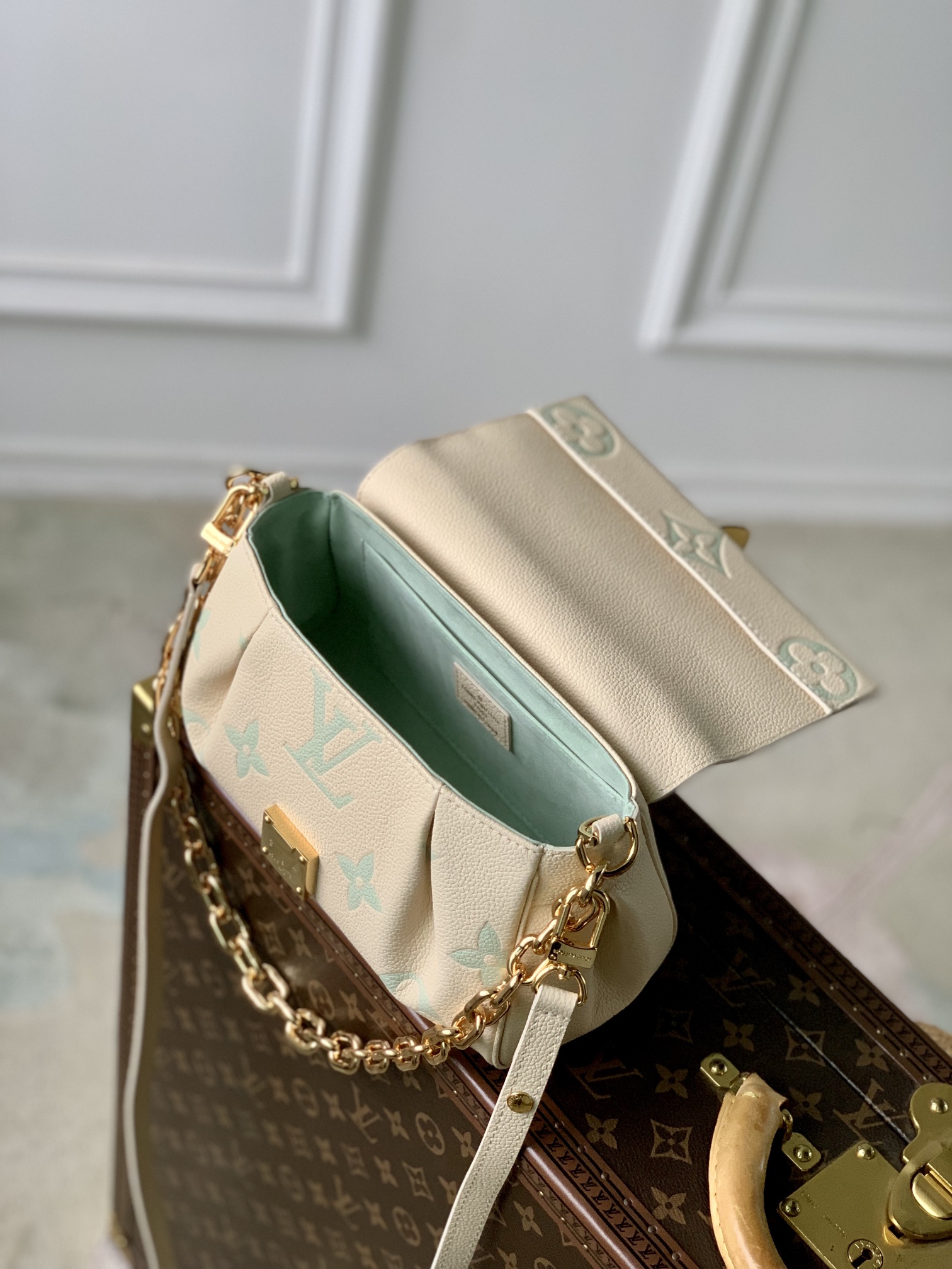 l0*is V*t0n favorite m46393-24 x 14 x 9cm