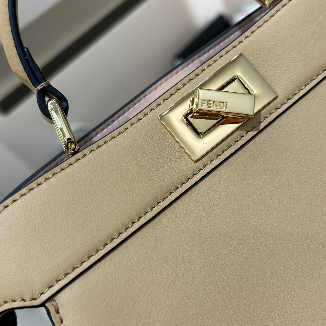 F**di peekaboo iseeu bag-33x25x13cm