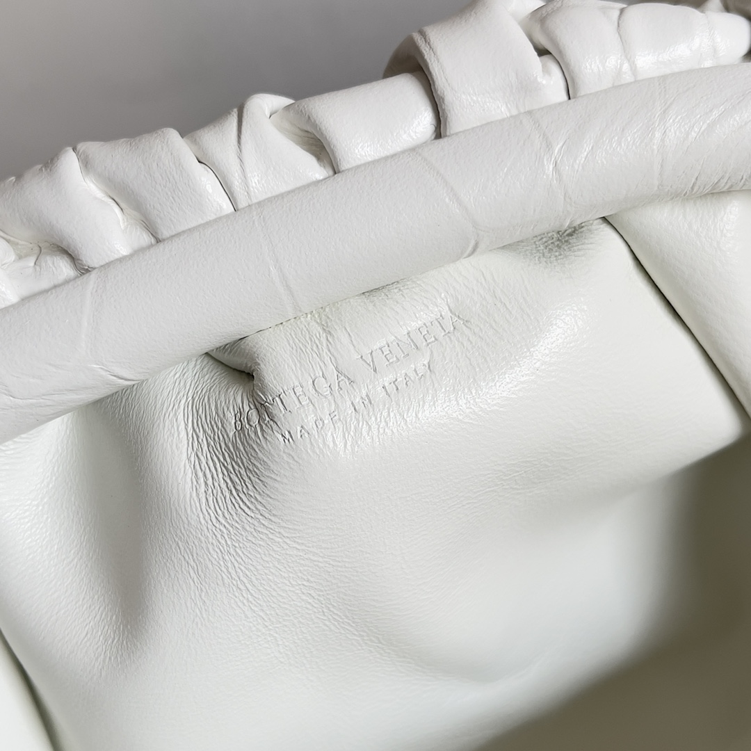 bo*te*ga Ve*ne*ta the pouch bag-23*15*5cm