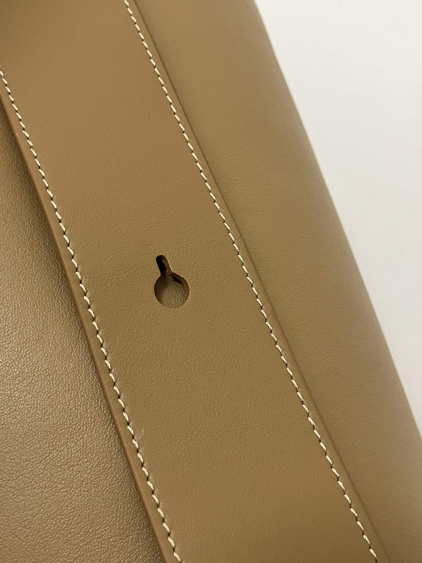 L0ew* pebble bucket bag-28*24*23cm