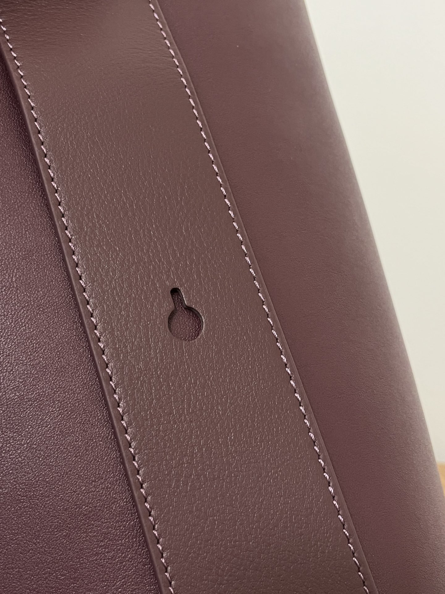 L0ew* pebble bucket bag-28*24*23cm