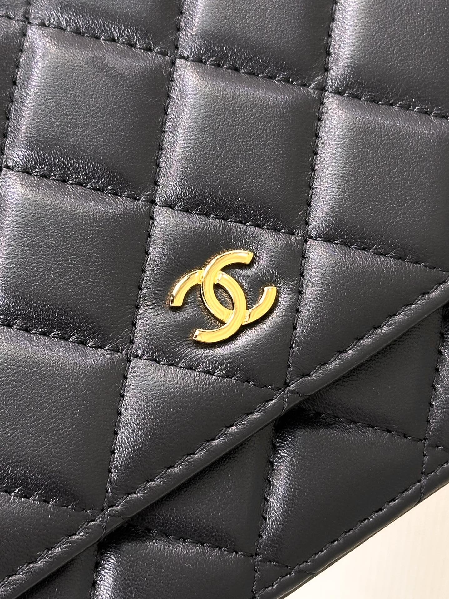 Ch@nel Wallet On Chain-Lambskin Leather-Gold Hardware-19*12*3.5CM