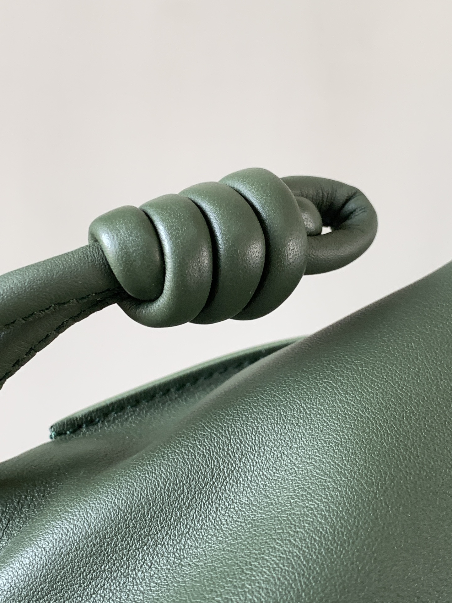 L0ew* flamenco-22.5*18*9cm