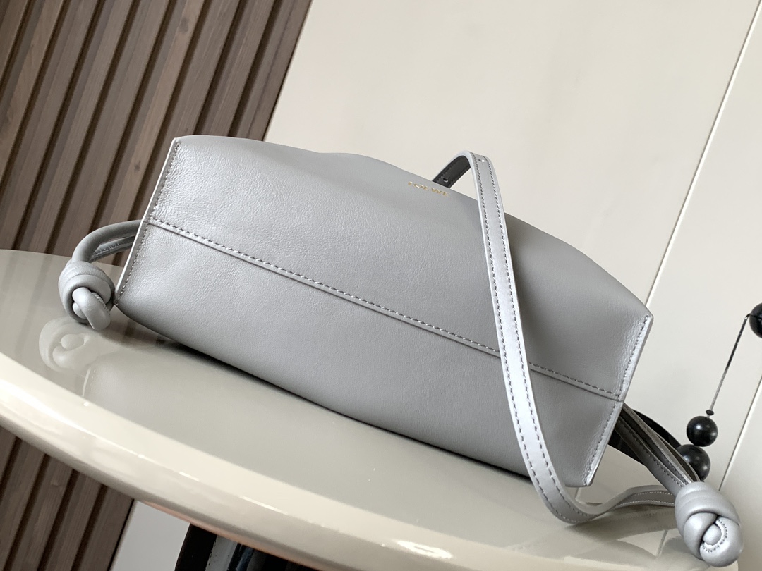 L0ew* flamenco-22.5*18*9cm