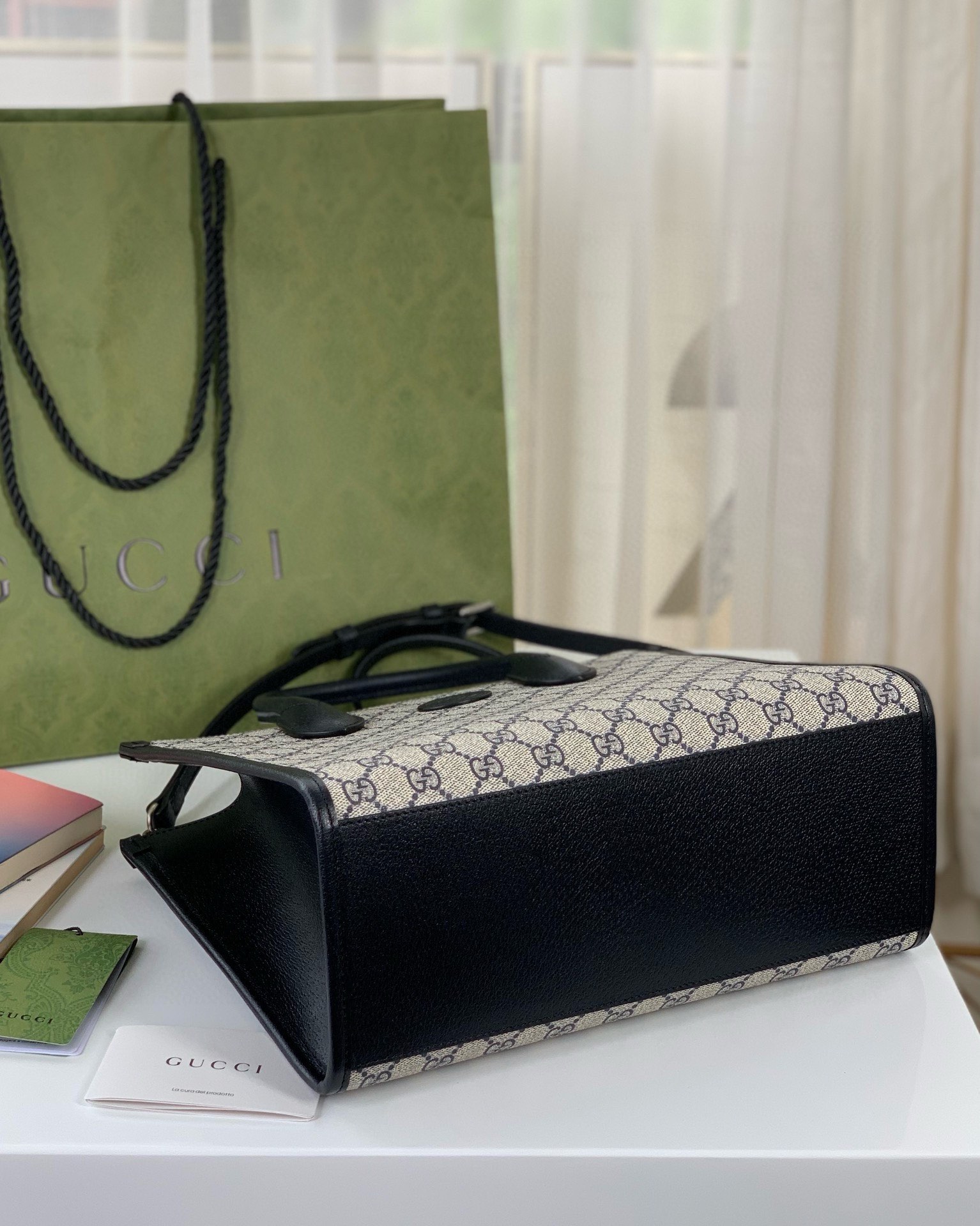 G*u*i ggtote bag-31x26.5x14cm