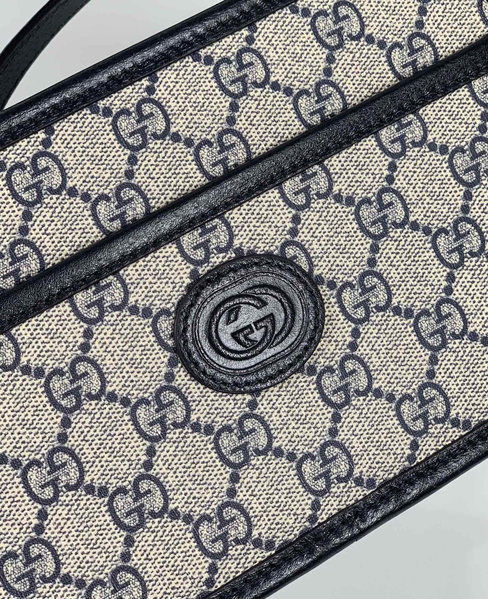 G*u*i camera bag-22.5x14x7cm