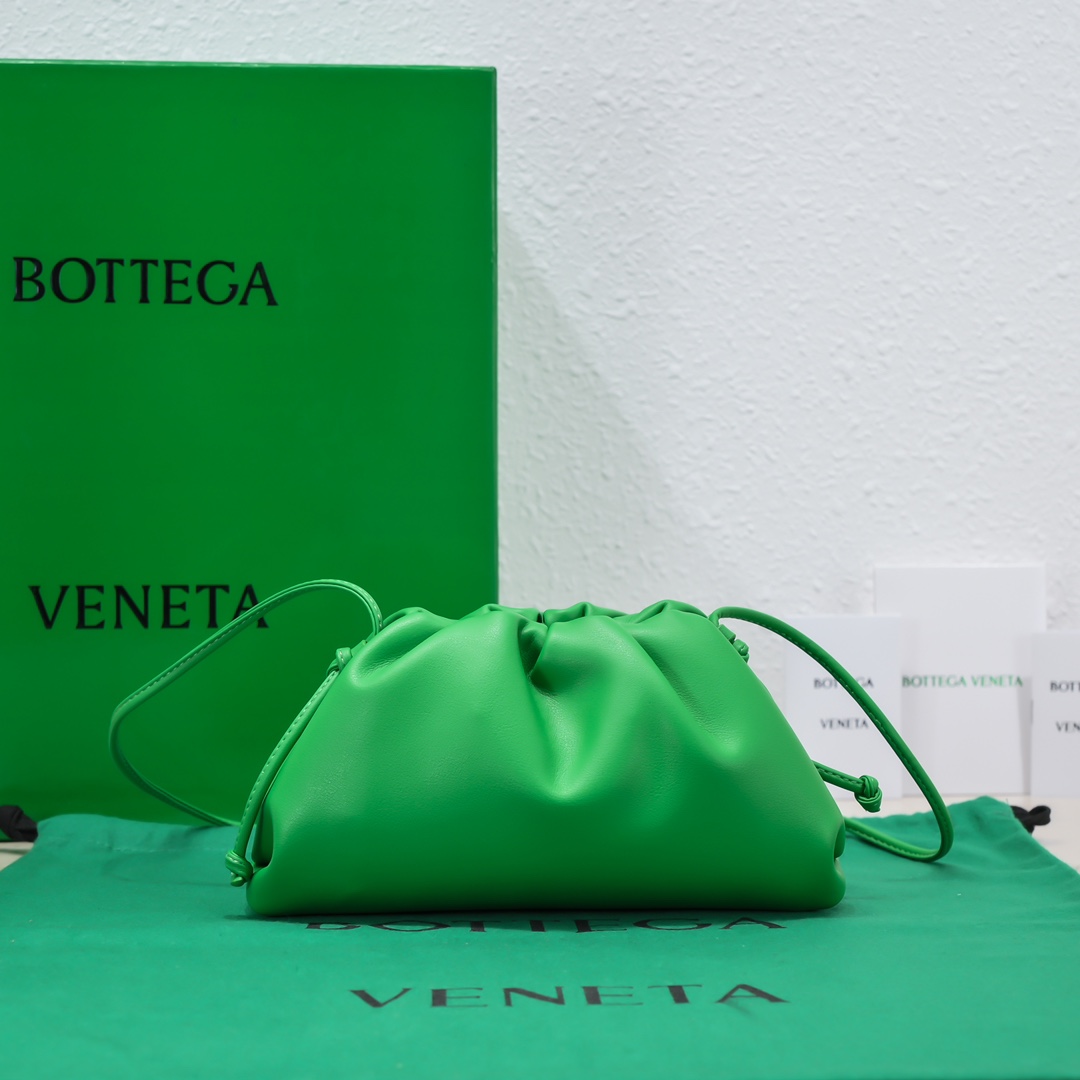 bo*te*ga Ve*ne*ta the pouch bag-22*9cm