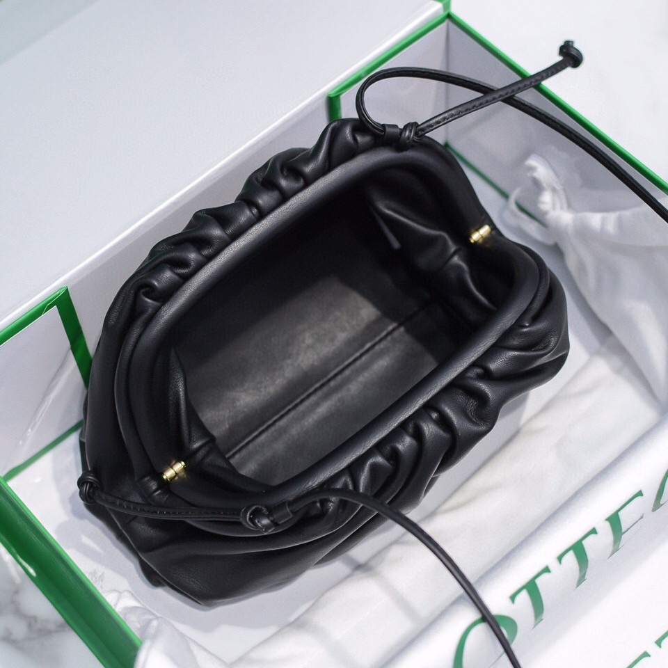 bo*te*ga Ve*ne*ta the pouch bag-22*9cm