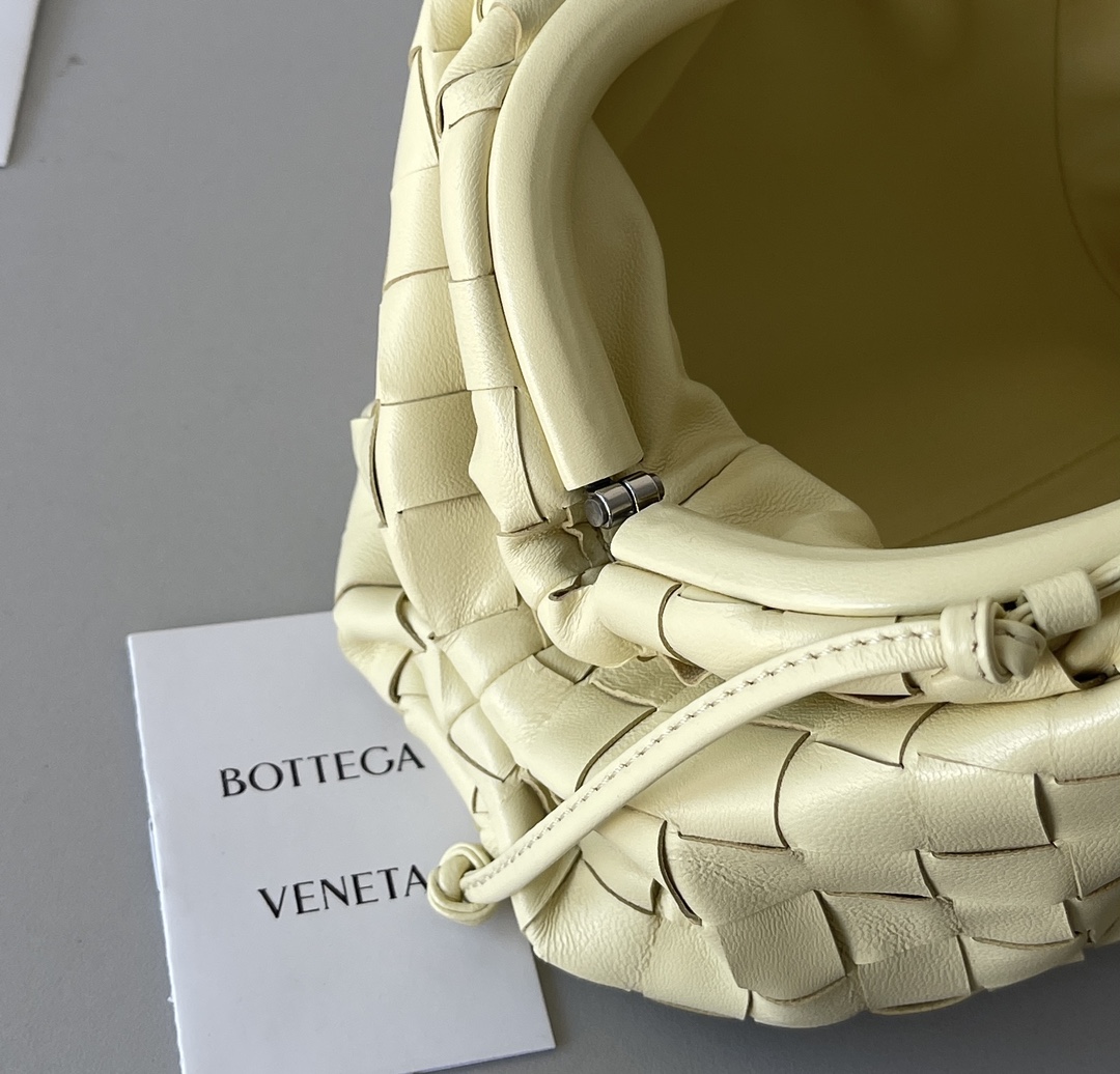 bo*te*ga Ve*ne*ta the pouch bag-22*9cm