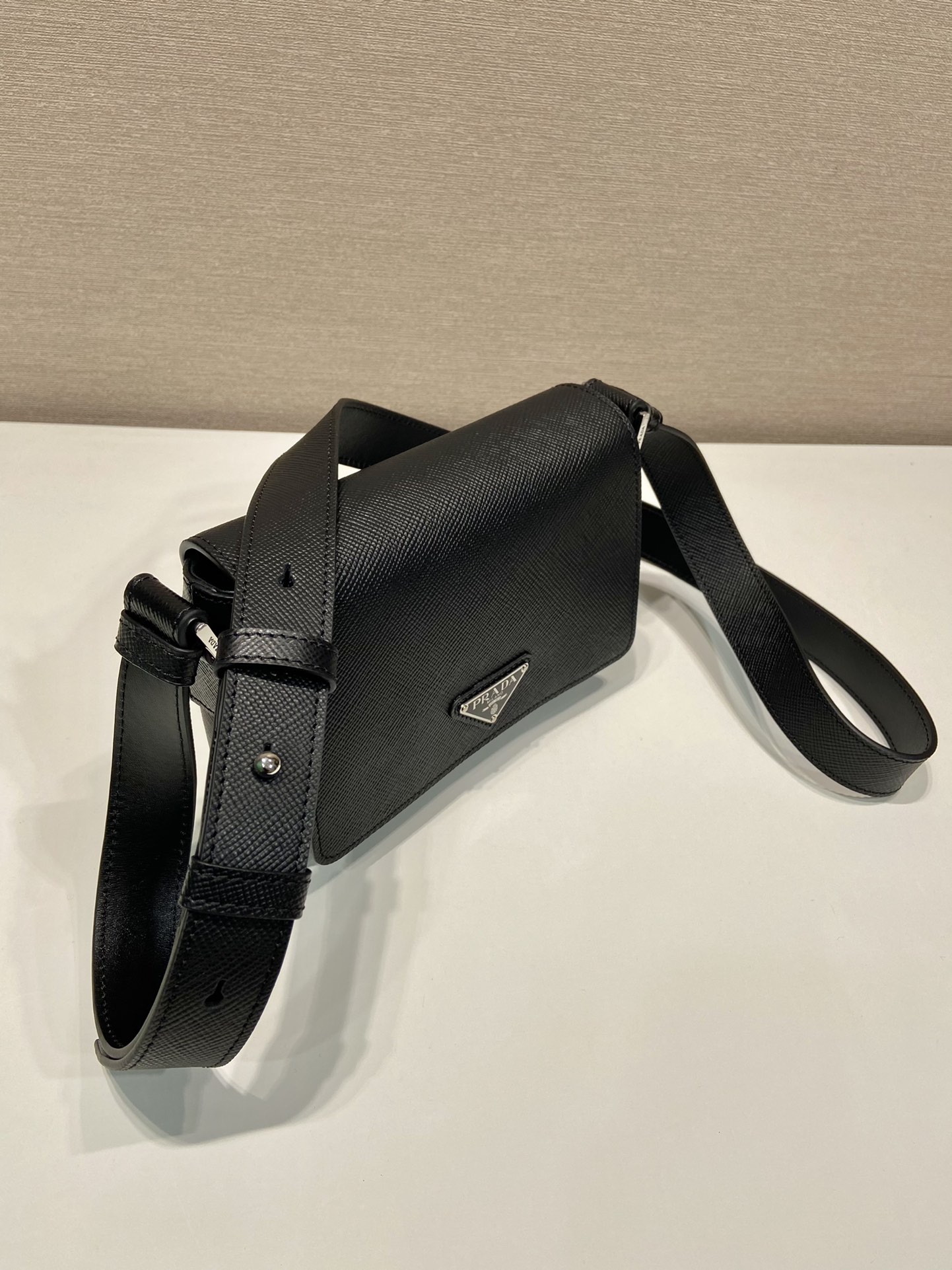 Pra*a 2vd065 shoulder bag-19*13*5cm