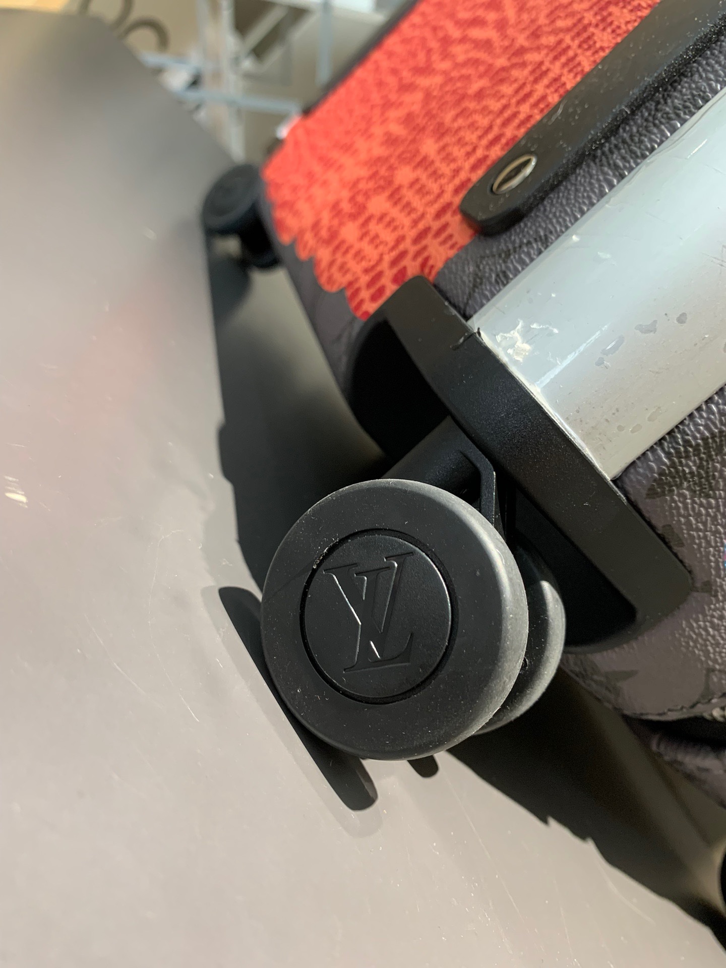 l0*is V*t0n horizon 55-38*55*21cm