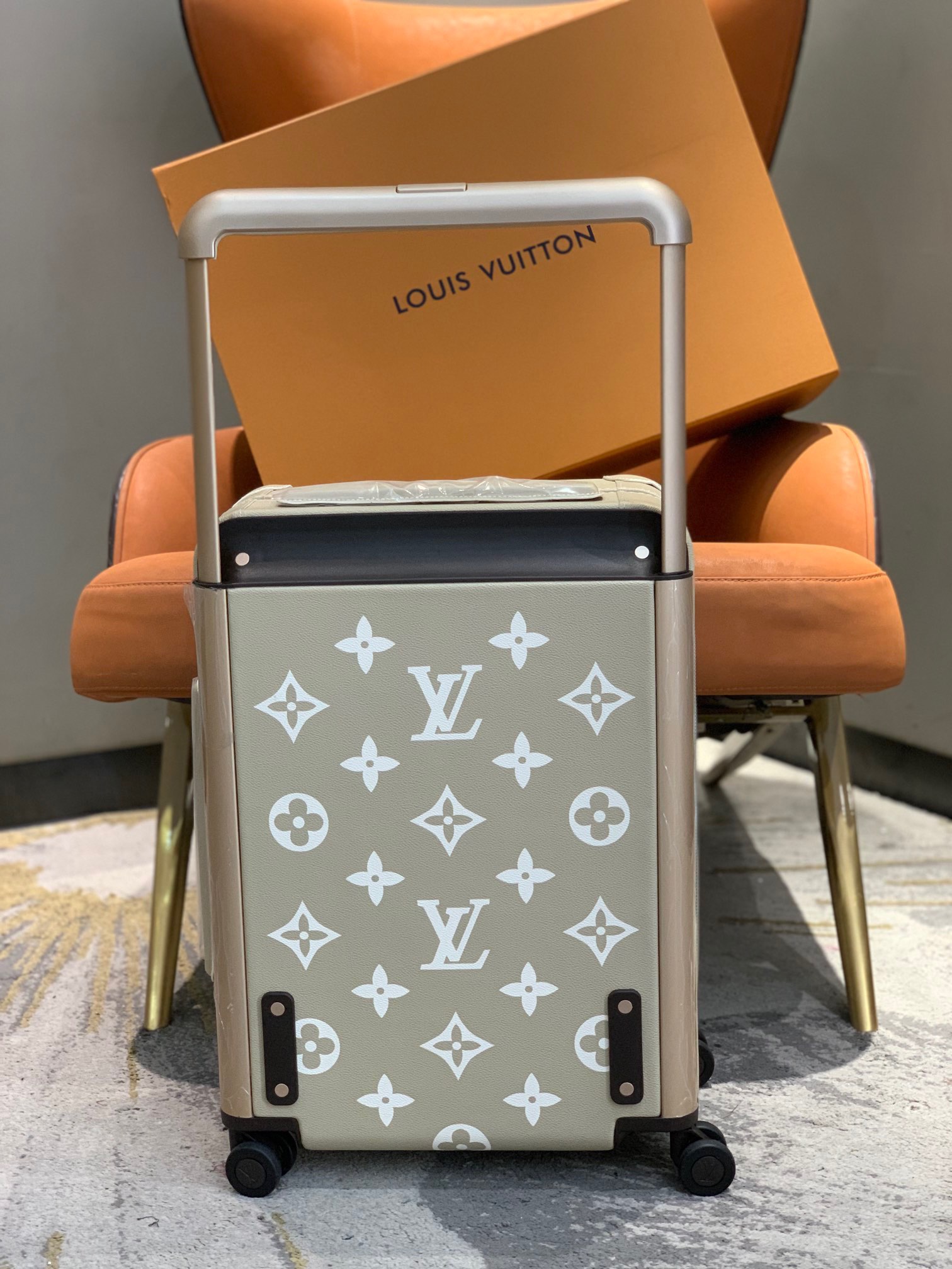 l0*is V*t0n horizon 55-38*55*21cm