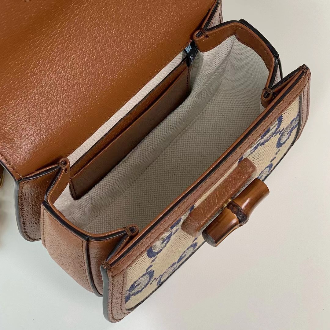 G*u*i bamboo bag-17*12*7.5cm