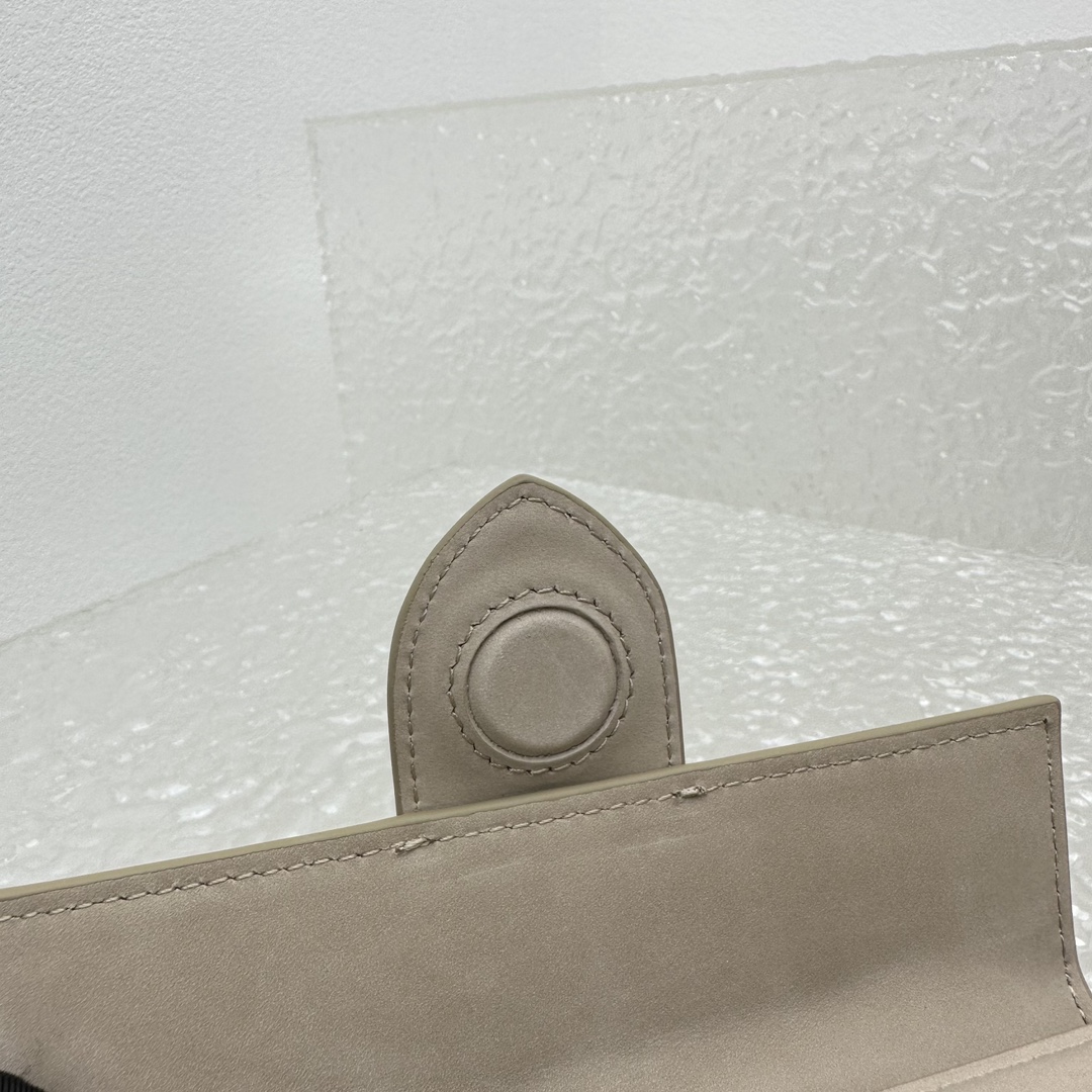 Ja*qvemvs small bamnino bag-18x6x7cm