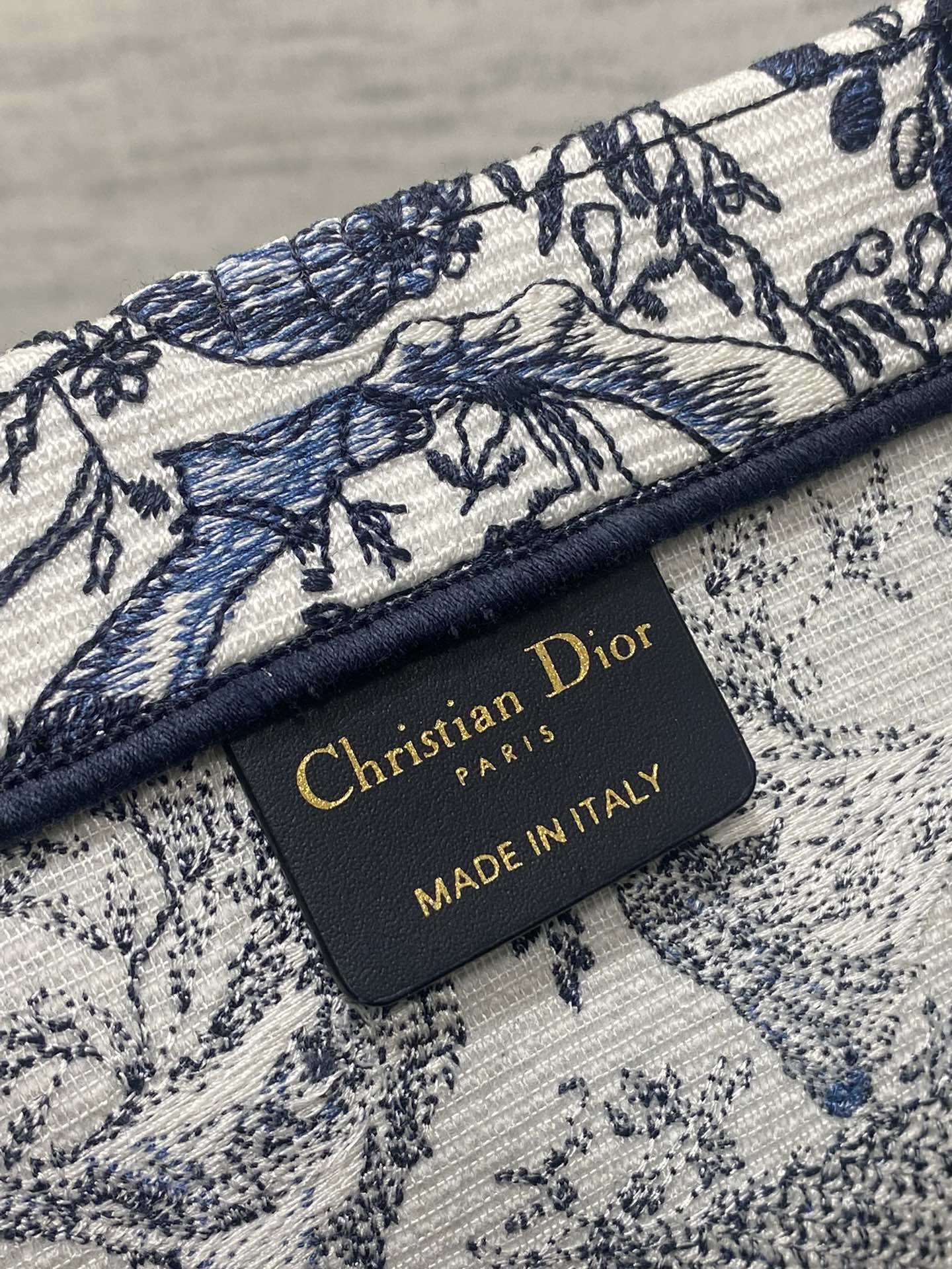 D*or small book tote-36.5cm