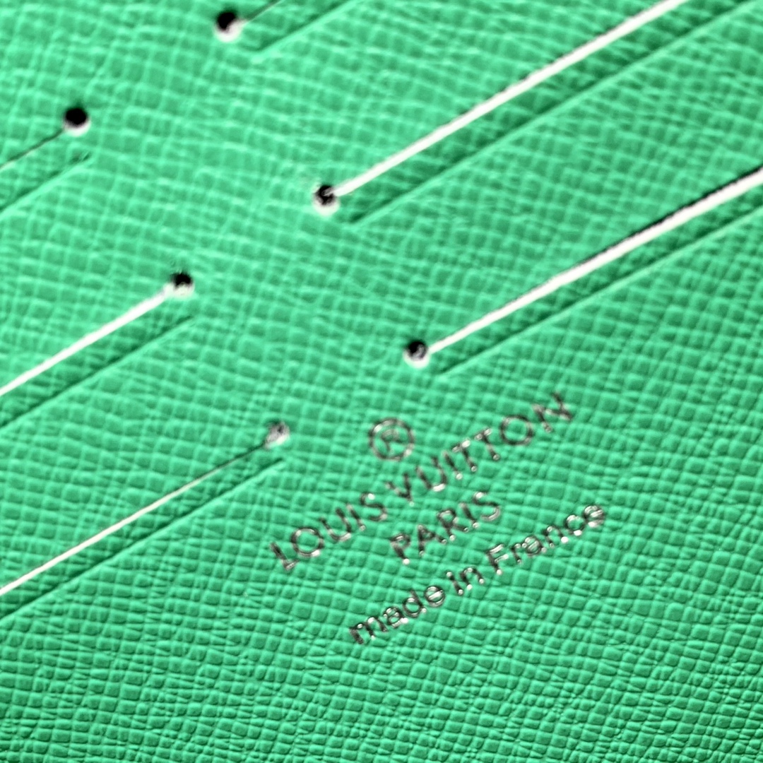 l0*is V*t0n pochette accessoires-26x20cm