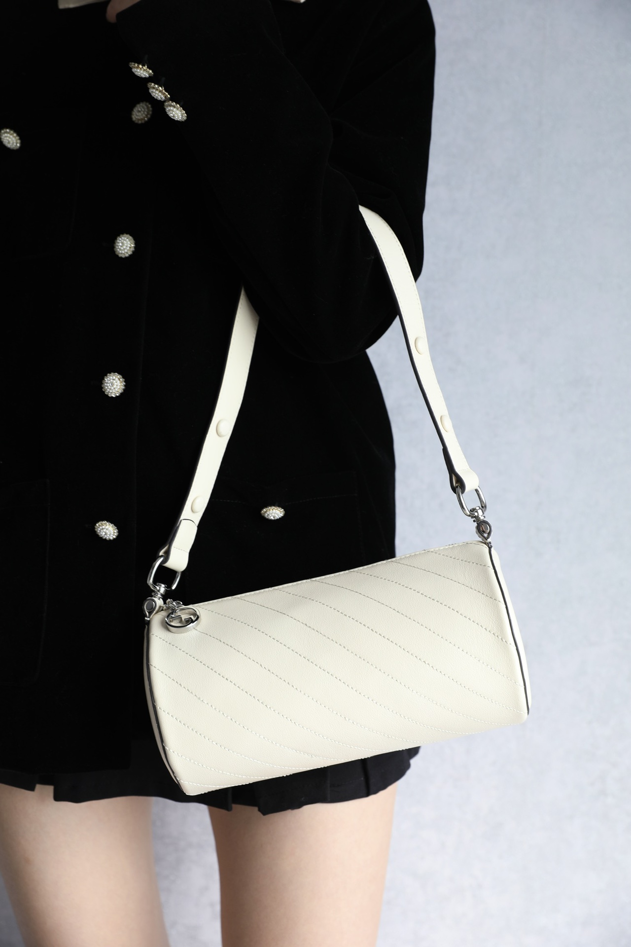 G*u*i blondie shoulder bag-13*25*12cm