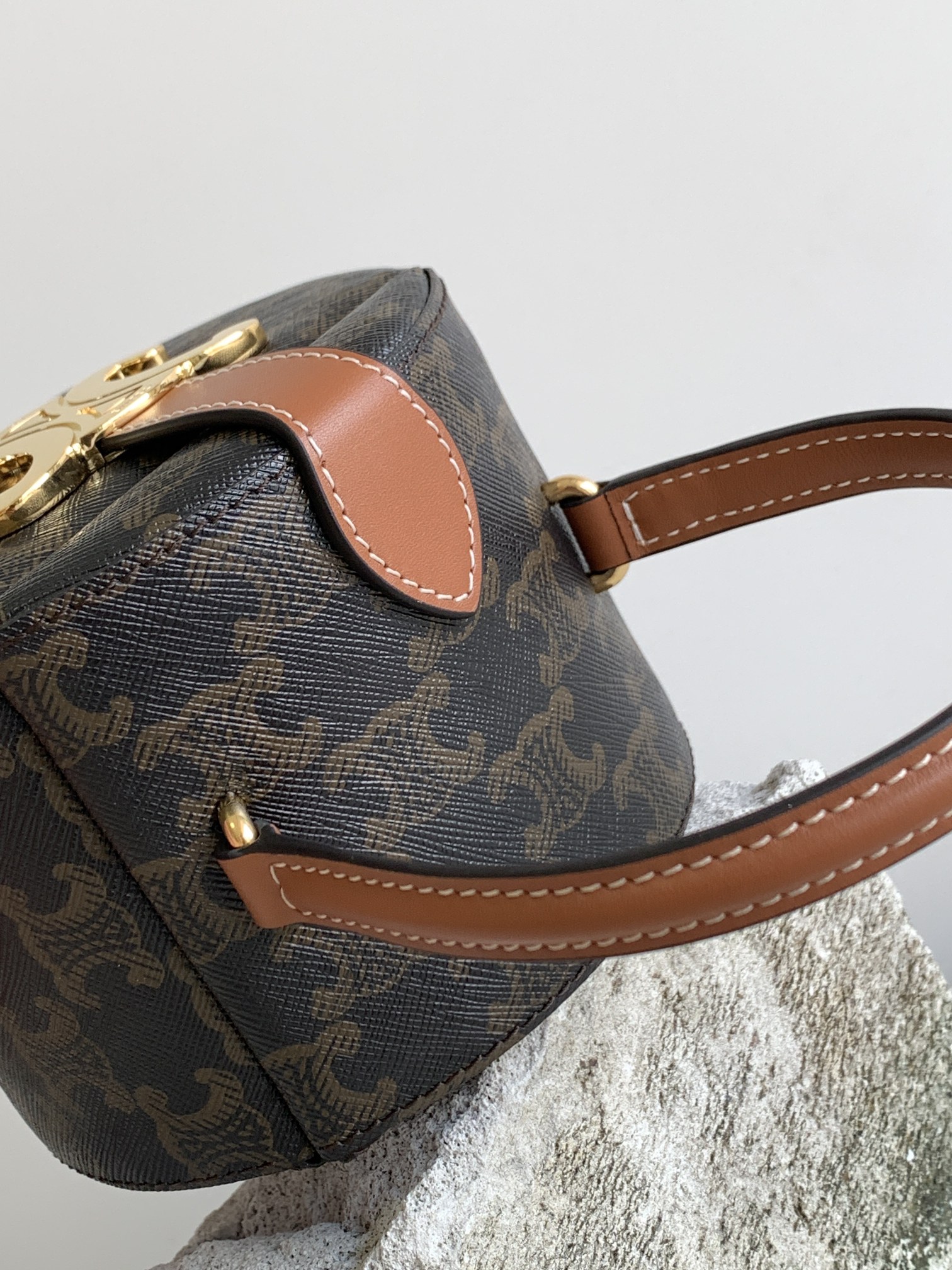 Ce**e round box triomphe bag-12x12x9cm