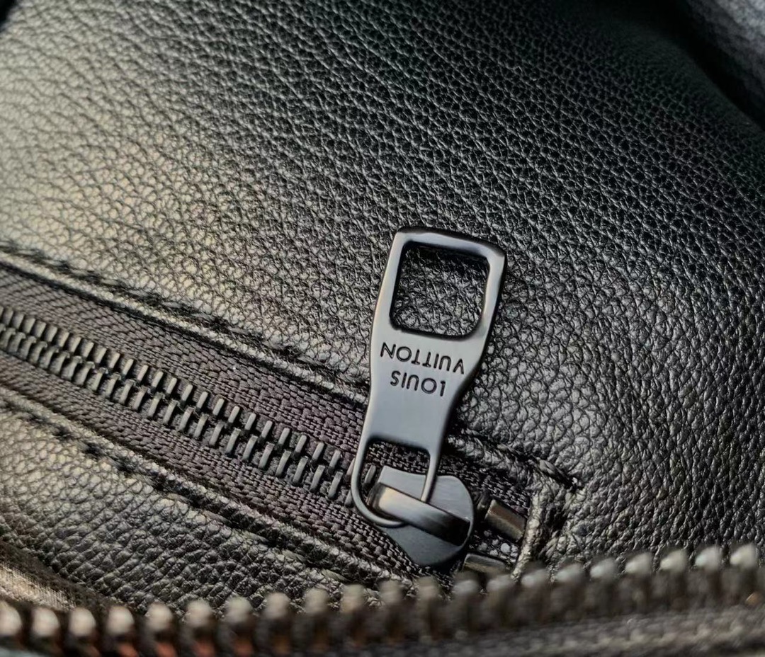 l0*is V*t0n locker dopp kit pouch -28 x 15 x 16.5cm