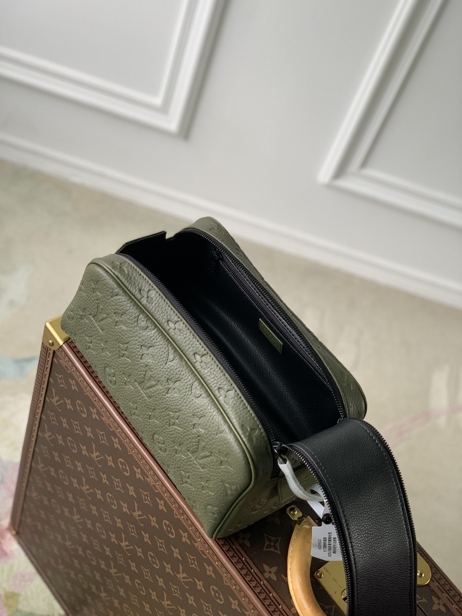 l0*is V*t0n locker dopp kit pouch -28 x 15 x 16.5cm