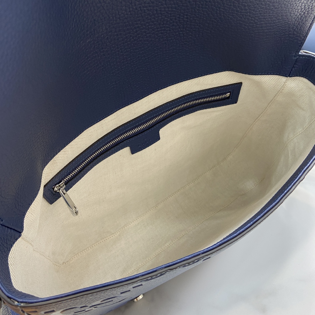 G*u*i messenger bag-31*24.5*6cm