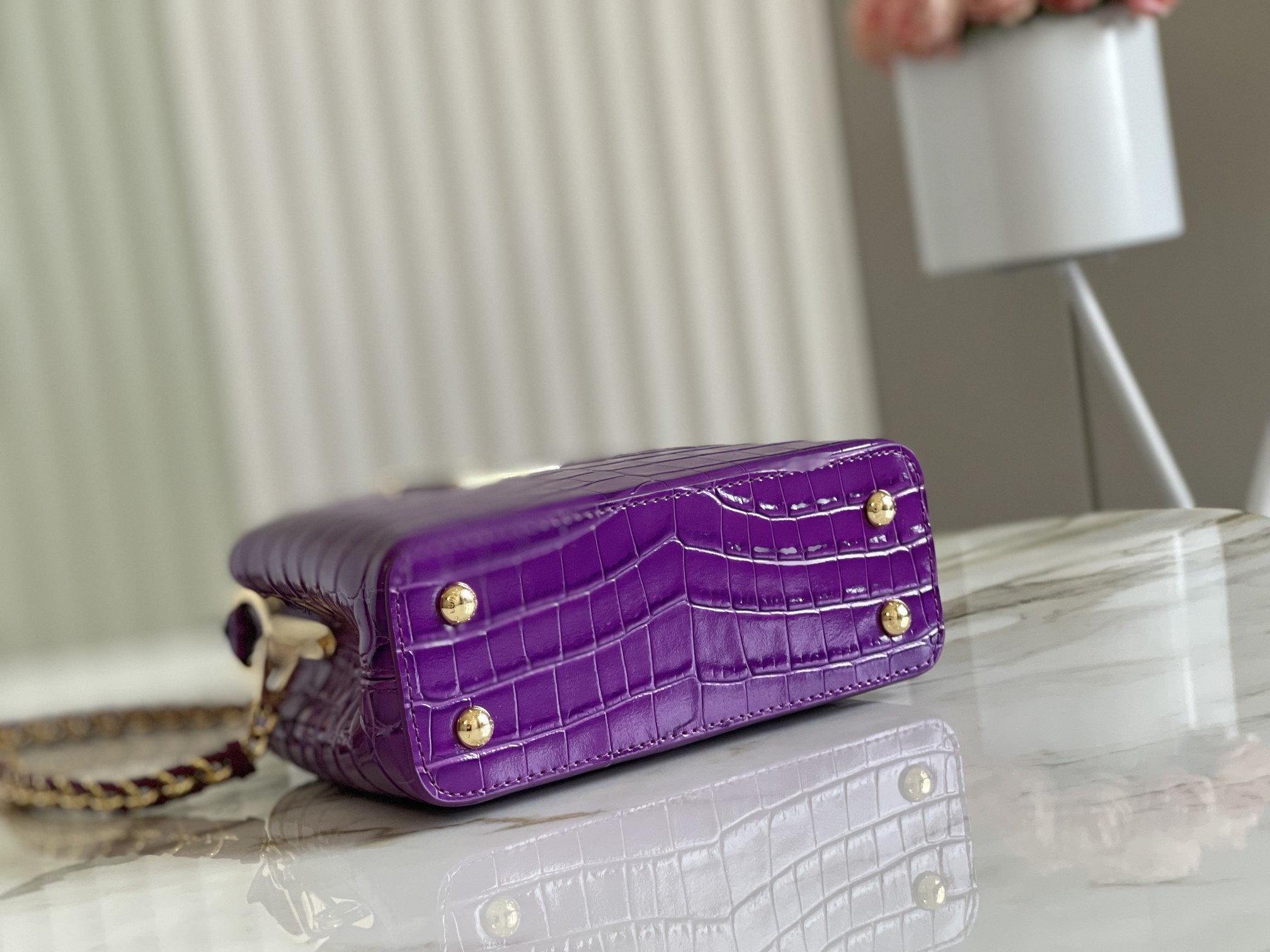 l0*is V*t0n capucines handlebag