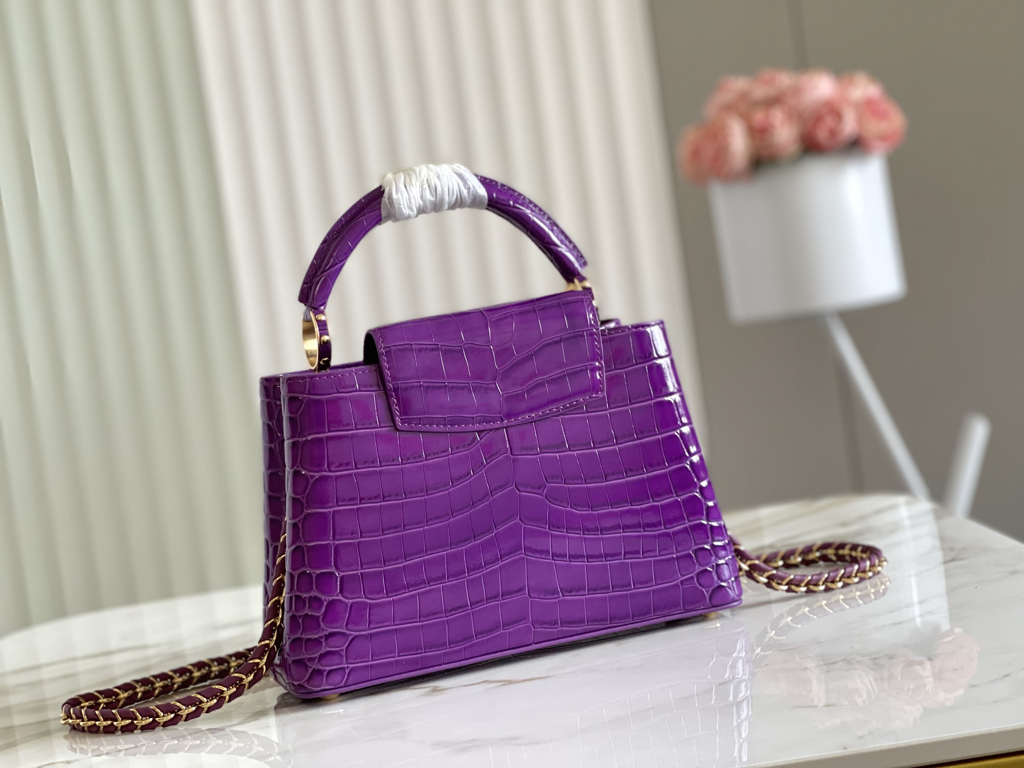 l0*is V*t0n capucines handlebag