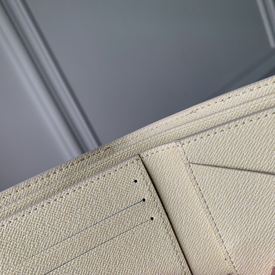 l0*is V*t0n multiple wallet-m83334-11.5 x 9 x 1.5 cm