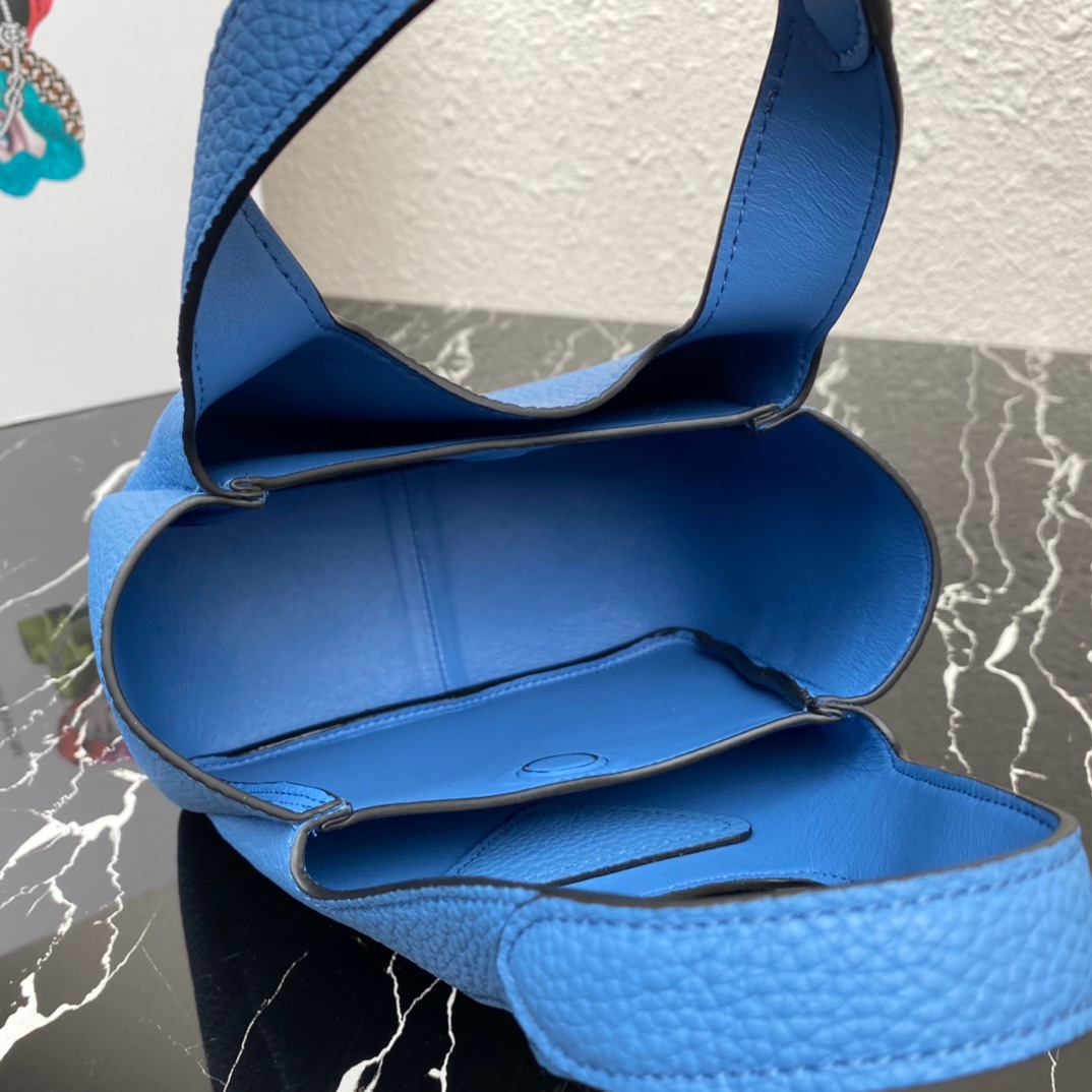 Pra*a bucket 1ba349 bag-18X15.5X10cm