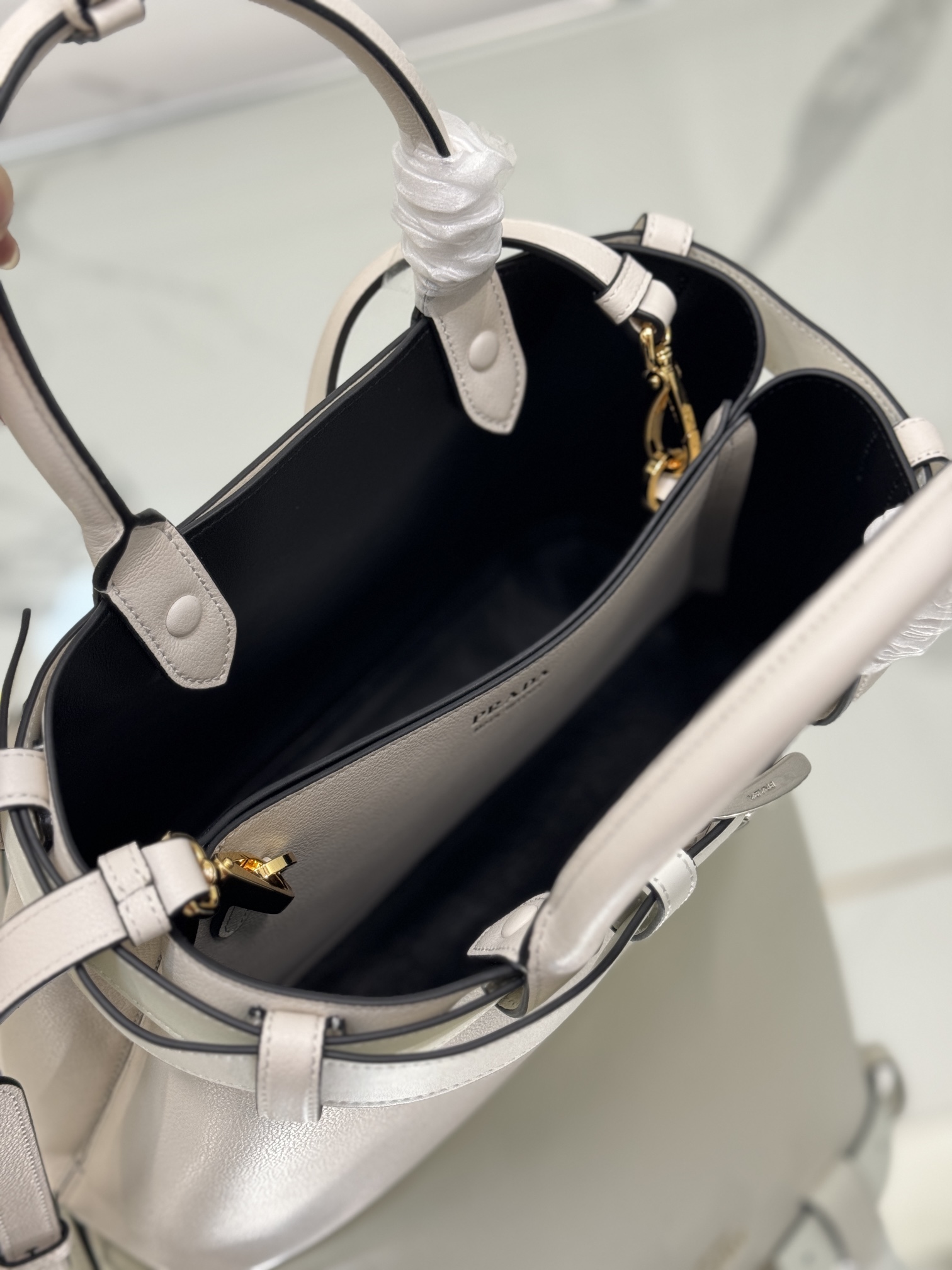 Pra*a double1ba434 bag-32Ｘ23Ｘ11cm