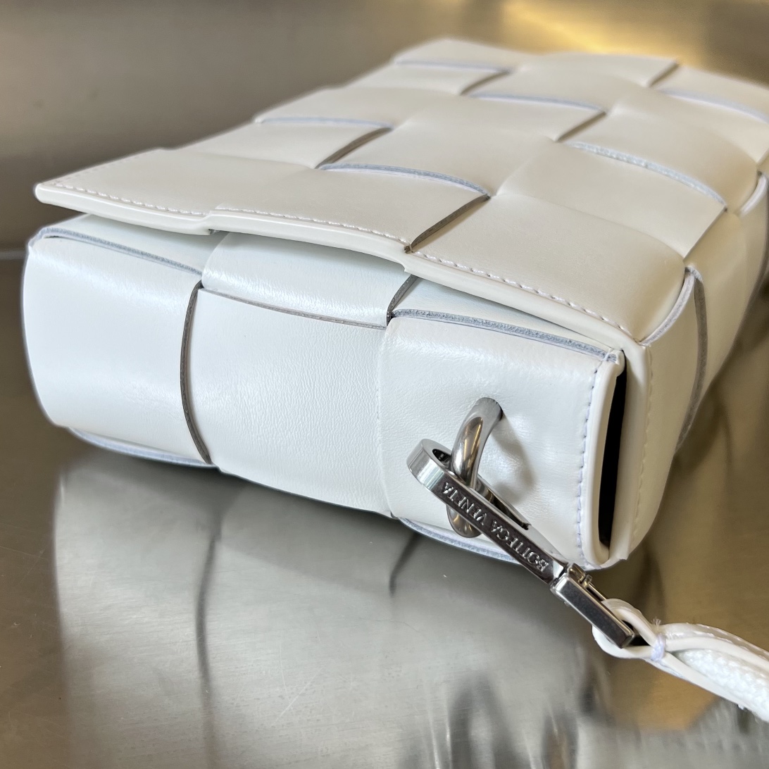 bo*te*ga Ve*ne*ta crossbody bag-23x15x5cm