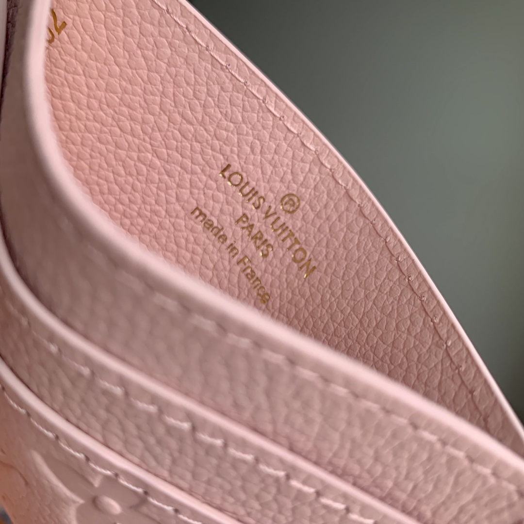 l0*is V*t0n wallet-m82132-10.2 x 7.3 x 0.3cm