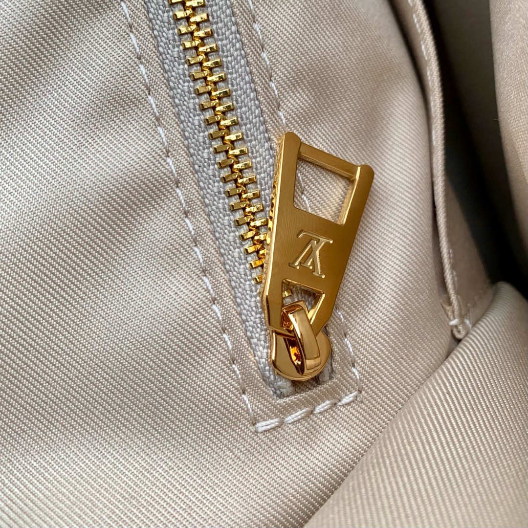 l0*is V*t0n onthego handbag-35*27*14cm