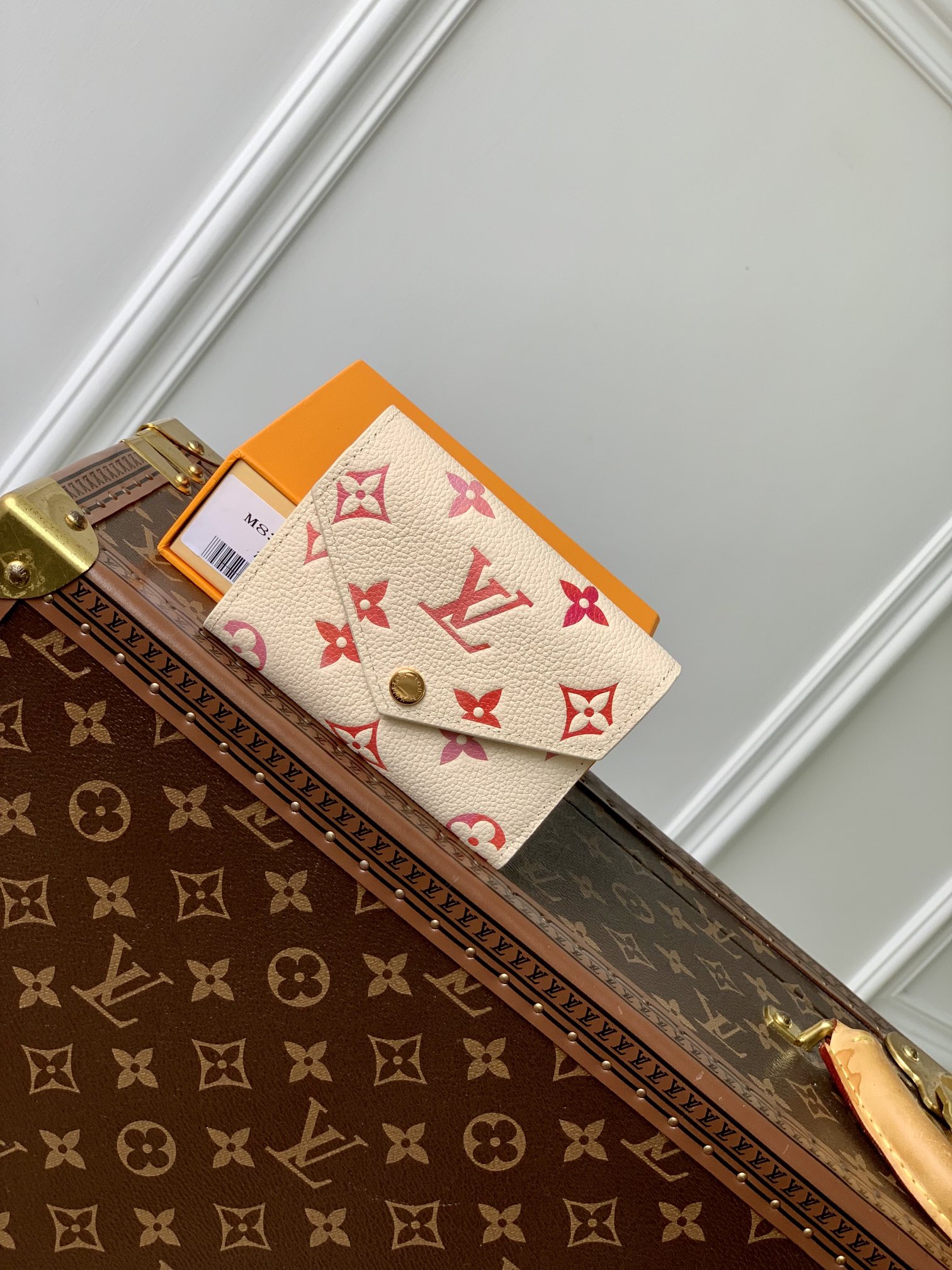 l0*is V*t0n m83507 wallet-4.3 x 3.5 x 1.2cm