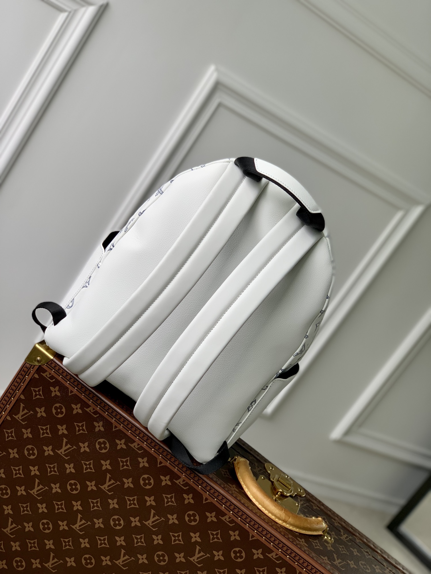 l0*is V*t0n discovery backpsck-m31033-29*38*20cm