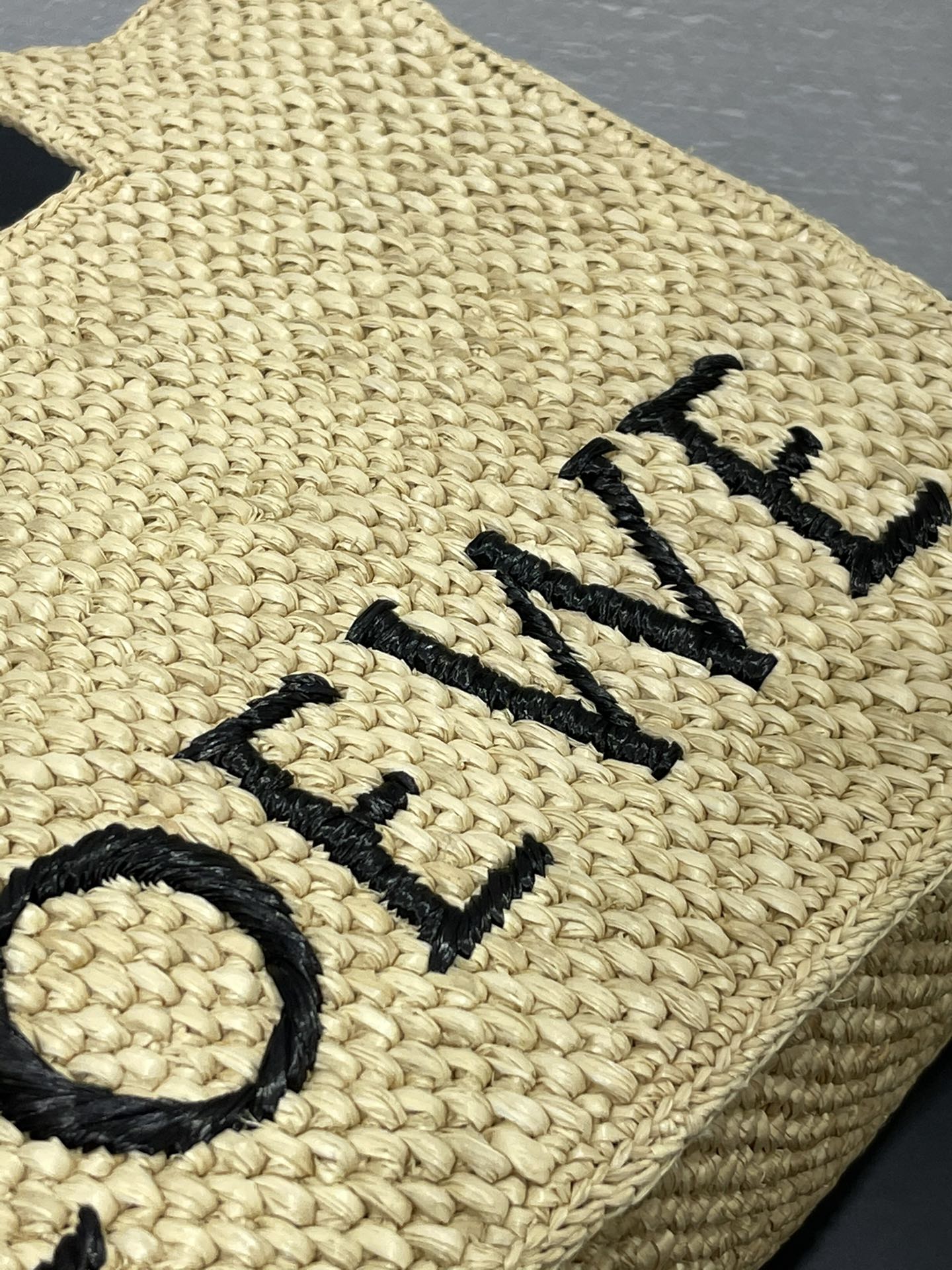 L0ew* raffia font tote bag-30✕15✕25.5cm