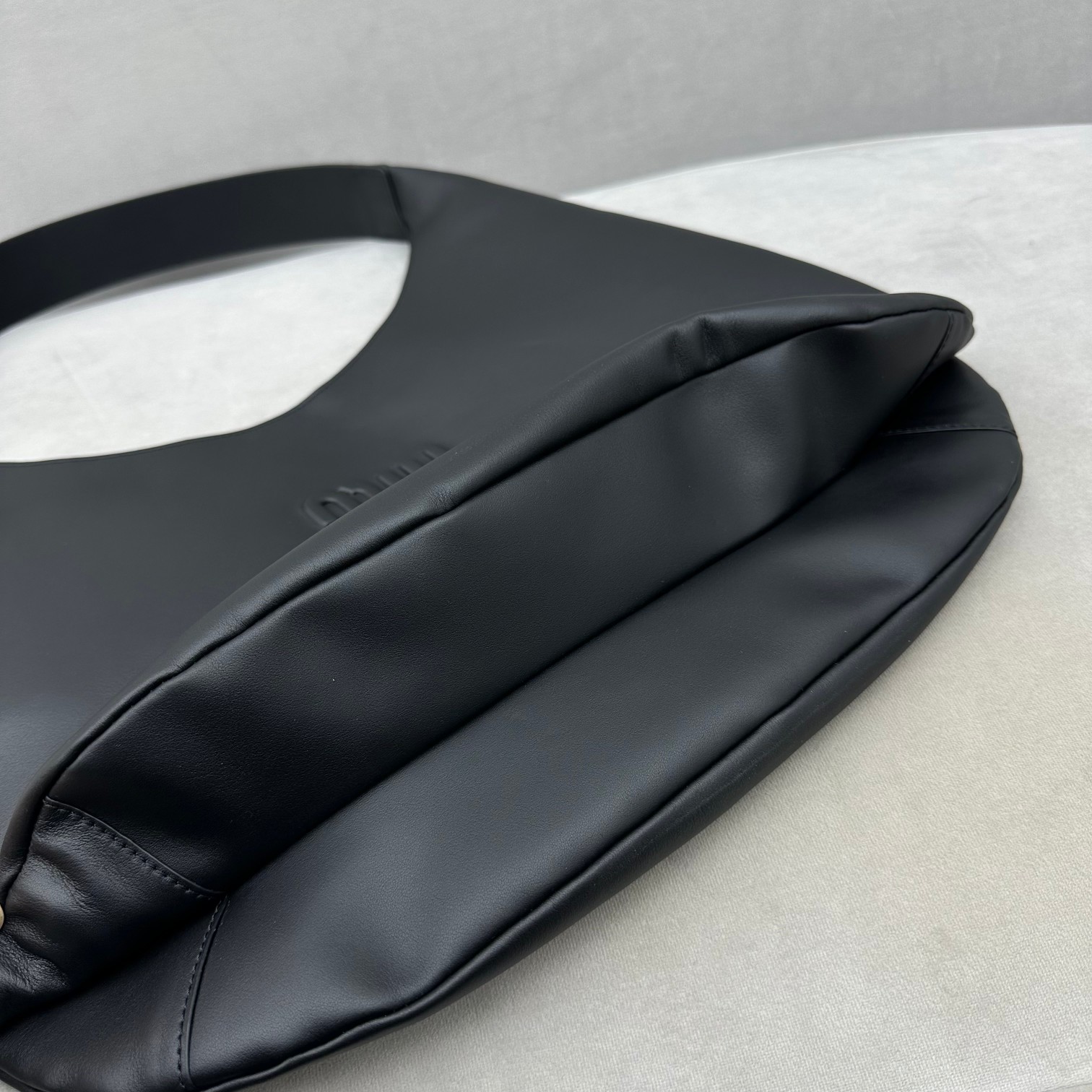 M*um*u 2024ss hobo tote-42.5*30cm