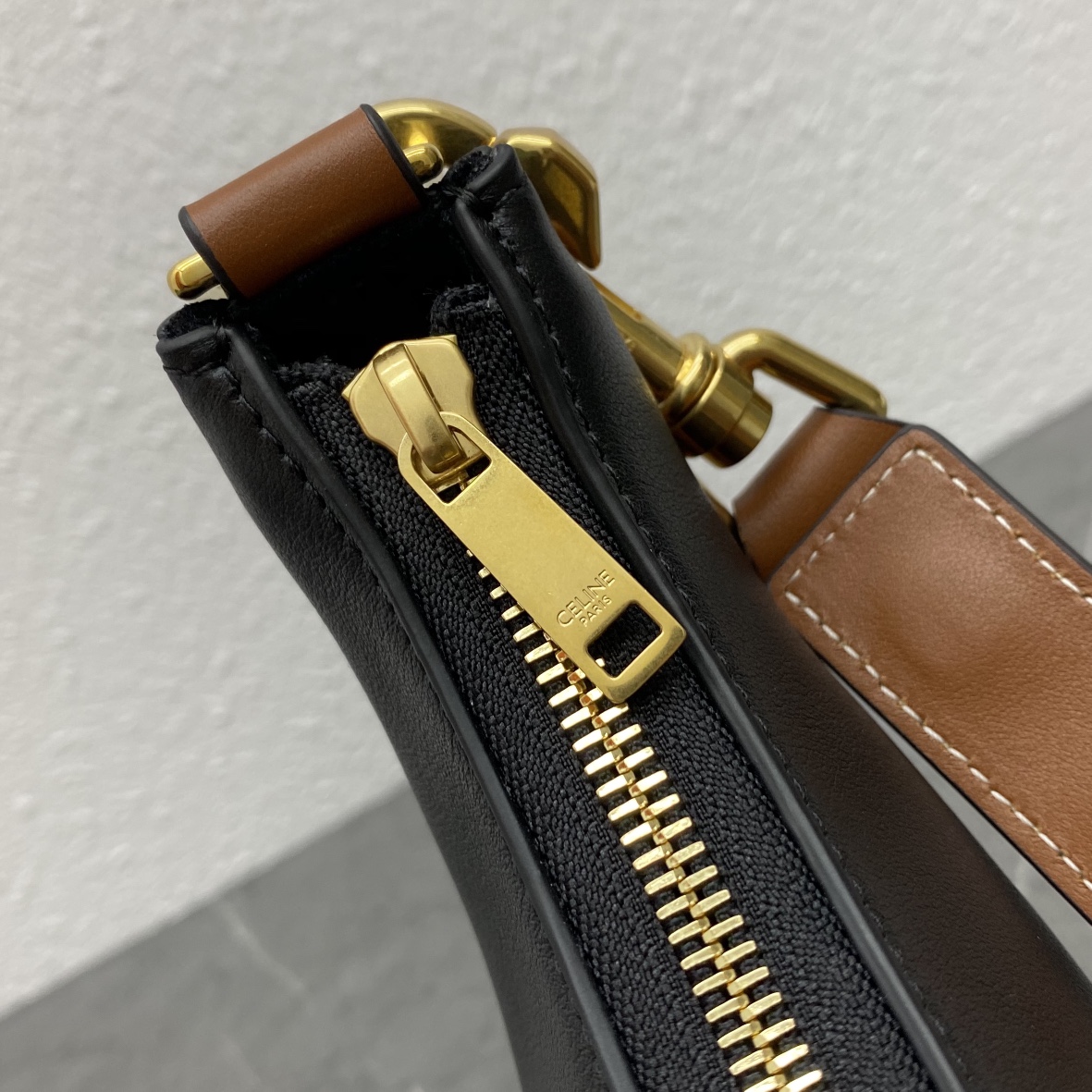 Ce**e brown leather ava hobo-24×13×7cm