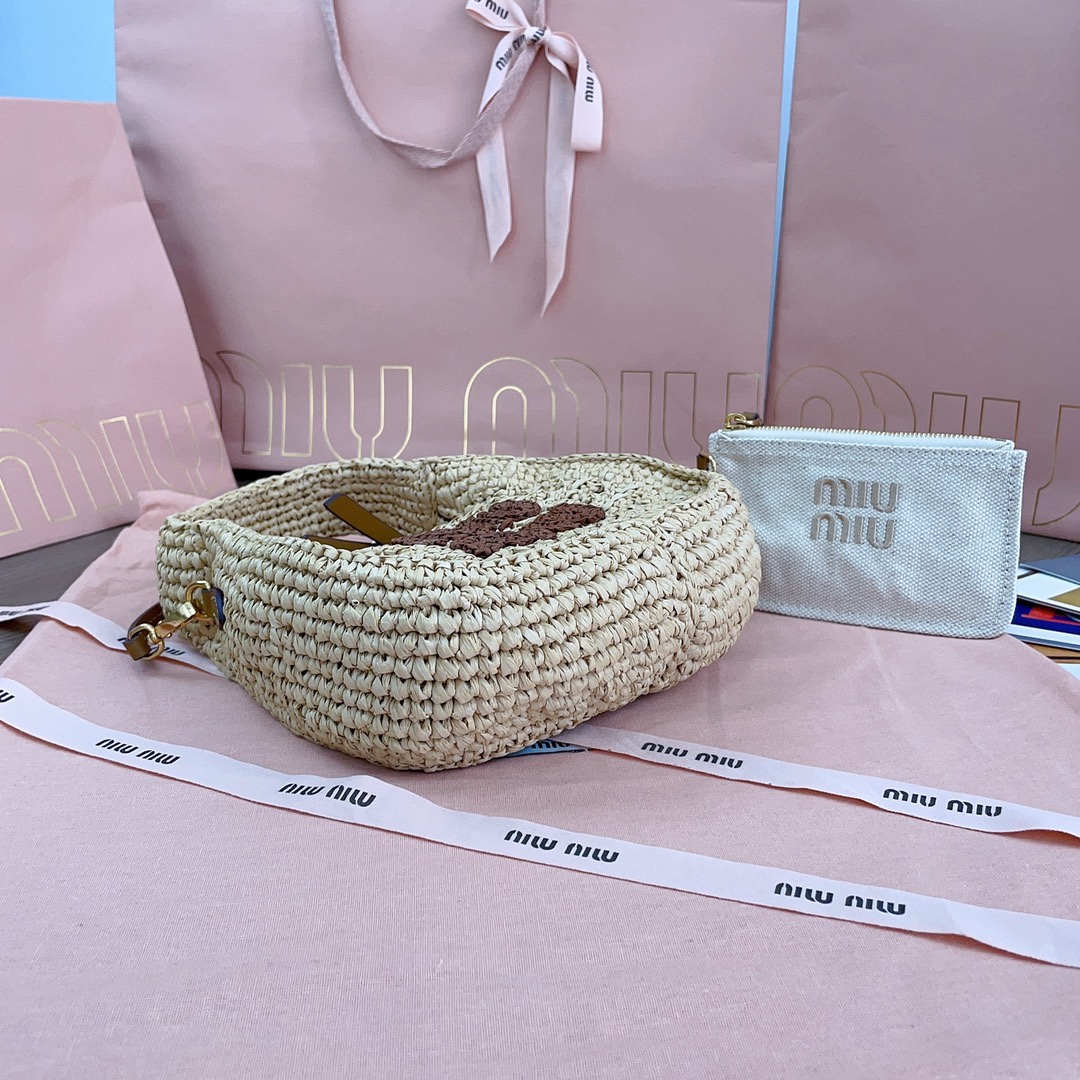 M*um*u wander crochet-knit shoulder bag-20x 17 x6cm